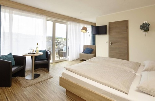 Schweich Casa | Double room with shower and WC - Hotel "Zum Stern"