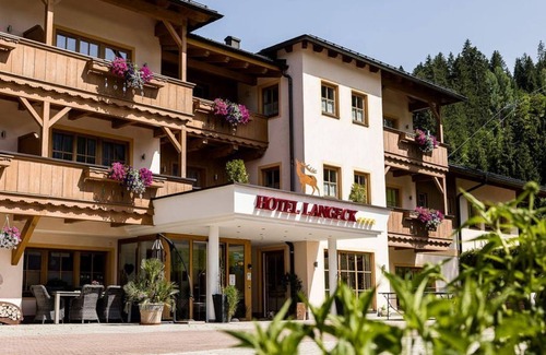 Maria Alm am Steinernen Meer Casa | Double room with shower or bath, WC - Ferienhotel Langeck