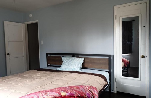 Riverside Casa | Double TwinBed/Private Room in a Charming bungalow