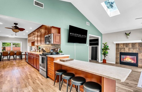 Irving Casa | Double Unit, Game Room, Mins to DFW & DAL | TMD