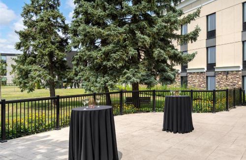 Rosemount Hotel | DoubleTree by Hilton Kitchener