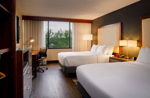 Mars Hotel | DoubleTree by Hilton Pittsburgh - Cranberry