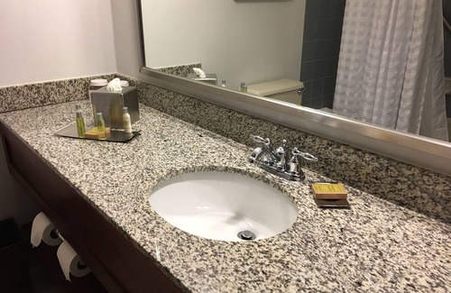 Mars Hotel | DoubleTree by Hilton Pittsburgh - Cranberry