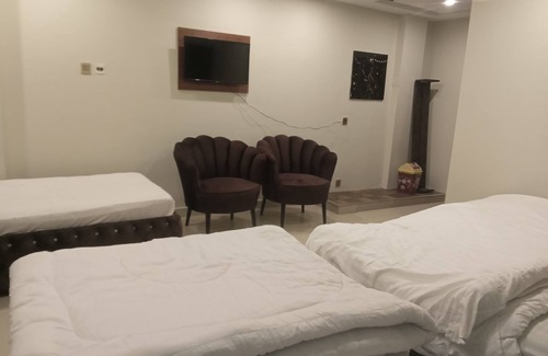 Lahore Hotel | Dove Inn Hotel Barket Market