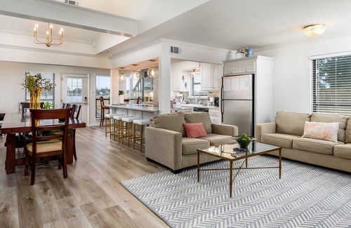 New Roads Casa | "Down by the River" with all amenities and recently updated
