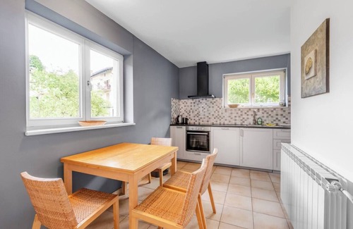 Most na Soci Apartamento | Down floor ap with 1 bedroom, airco, tv, new kitchen and own lake side terrace