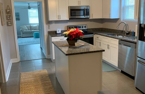 Tybee Island Casa | Down on the Corner...short walk to the beach…. 5-Star Clean.
