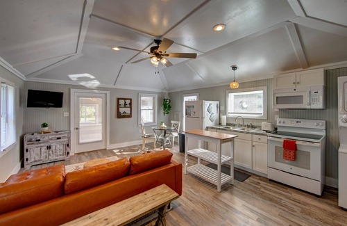 Ocracoke Casa | Down Point Hideaway: Boho chic 1 bedroom home just steps from Springer's Point -