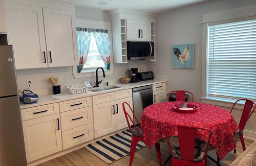 Colington Apartamento | Downstairs apt in newly constructed Kill Devil Hills home with private entry!
