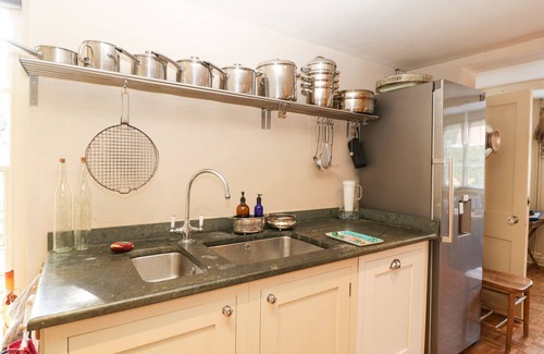 New Forest District Cabaña | DOWNTON LODGE, pet friendly, with pool in Hordle