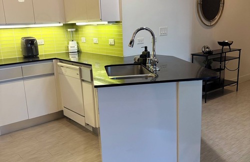 Downtown Dallas Apartamento | Downtown 2-bedroom apartment in cool Dallas with fitness room, AC. Live it up