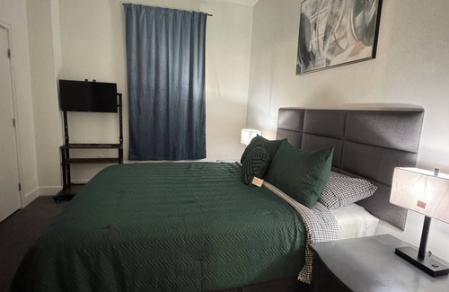 Downtown Dallas Apartamento | Downtown 2-bedroom apartment in cool Dallas with fitness room, AC. Live it up