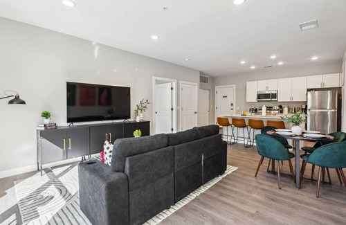 Olde Towne East Apartamento | Downtown 2Bedroom w/Rooftop - Near Linwood Park