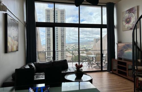 Downtown Honolulu Apartamento | Downtown 2BR Huge Patio Free parking WiFi