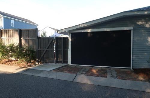 Wilmington Casa | Downtown 3BR Gem - Hot Tub - Covered Parking - Fenced Yard