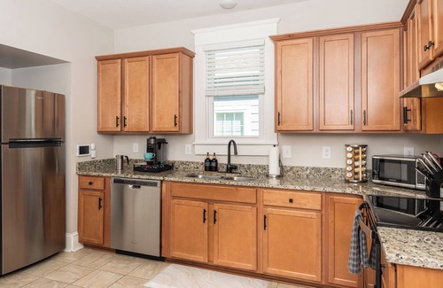 Wilmington Casa | Downtown 3BR Gem - Hot Tub - Covered Parking - Fenced Yard