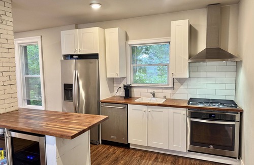 Tenney-Lapham Casa | Downtown 3BR Walkable Home Near UW, Stadium, Restaurants + Free Parking