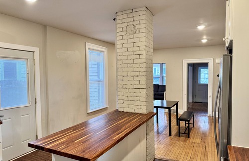 Tenney-Lapham Casa | Downtown 3BR Walkable Home Near UW, Stadium, Restaurants + Free Parking