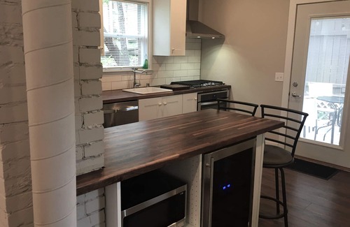Tenney-Lapham Casa | Downtown 3BR Walkable Home Near UW, Stadium, Restaurants + Free Parking