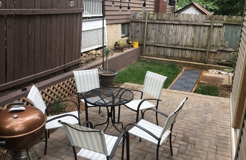 Tenney-Lapham Casa | Downtown 3BR Walkable Home Near UW, Stadium, Restaurants + Free Parking