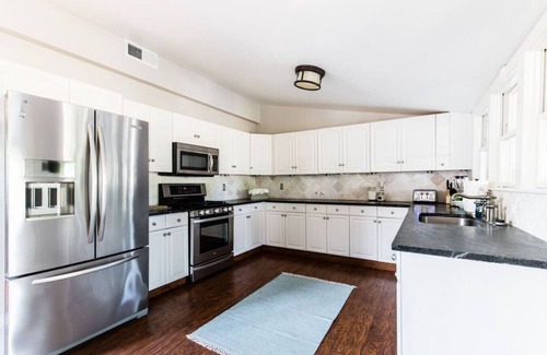 Old East Dallas Casa | Downtown 4 Bed with Pool and Spa! Near It All!