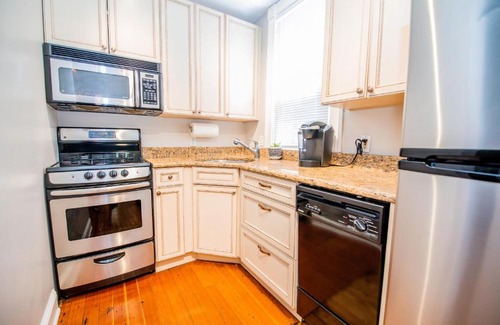 Historic District Apartamento | Downtown Annapolis King George 1st Floor Hideaway