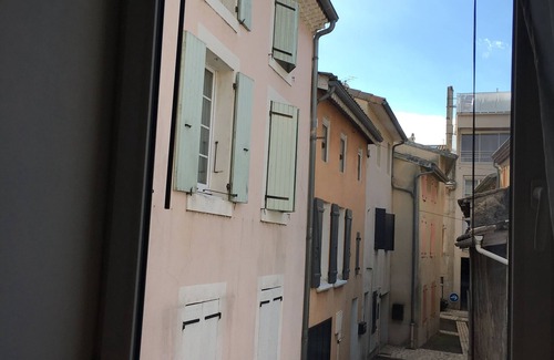 Tain-l'Hermitage Apartamento | Downtown apartment on quiet street near the quays of the rhone