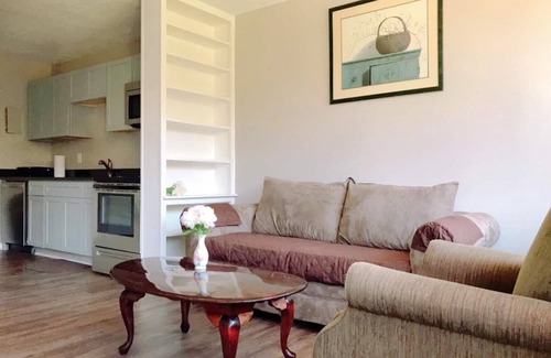 Greensboro Apartamento | Downtown Apartment conveniently located to all!