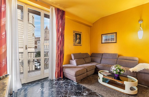 Arezzo Apartamento | Downtown apartment of 180sqm offers WiFi a panoramic balcony.