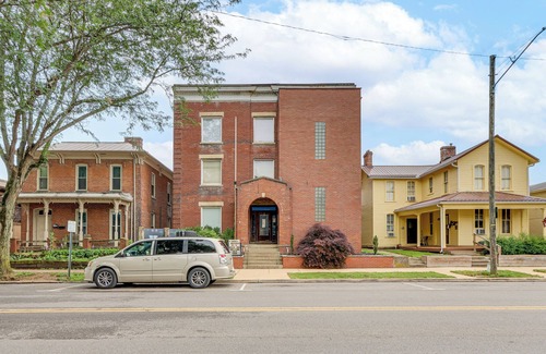 Lancaster Apartamento | Downtown Apt: 23 Mi to Hocking Hills State Park