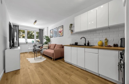 Muranow Apartamento | Downtown Apt - Trams & Bus Nearby - by Rentujemy