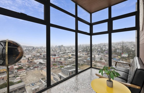 Avenida Revolucion Apartamento | Downtown Apt with Balcony City View, Gym & Lounge