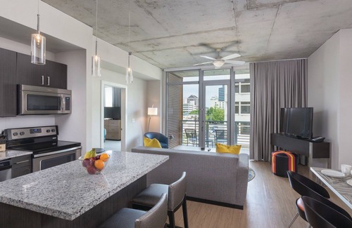 Civic District Condominio | Downtown Austin 2BR Prime nueva ubicación Piscina en la azotea