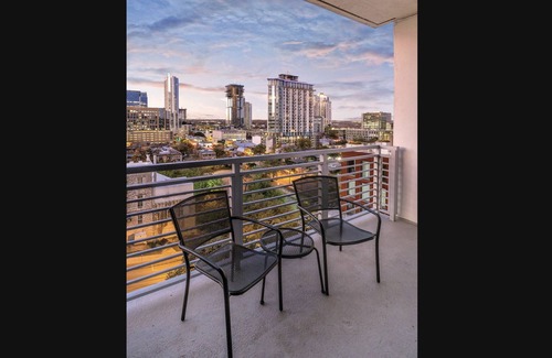 Civic District Condominio | Downtown Austin 2BR Prime nueva ubicación Piscina en la azotea