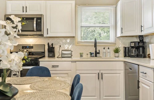 Barrington Casa | Downtown Barrington, 2 decks