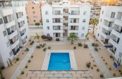El Medano Ejidal Apartamento | Downtown Beach Condo w/Pool