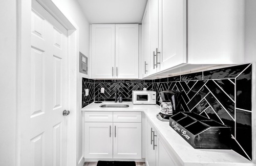 Coral Ridge Apartamento | Downtown Beach Studio Unit! Walk To Beach+Shops!