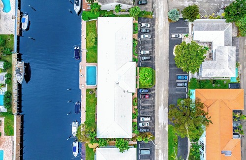 Coral Ridge Apartamento | Downtown Beach Studio Unit! Walk To Beach+Shops!