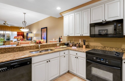 Redevelopment Area Condominio | Downtown Bellasera Resort Condo with On-Site Restaurant, Pool & Private Patio
