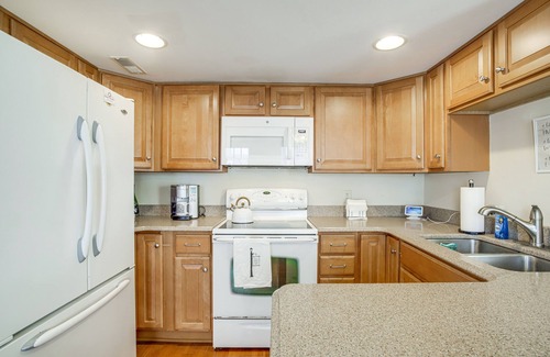 Berlin Condominio | Downtown Berlin Condo ~ 10 Mi to Ocean City Beach!