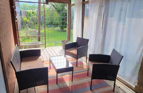Black Mountain Casa | Downtown Black Mountain Escape