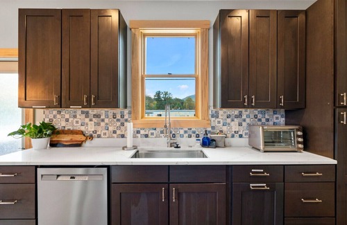 Black Mountain Casa | Downtown Black MTN loft w HotTub