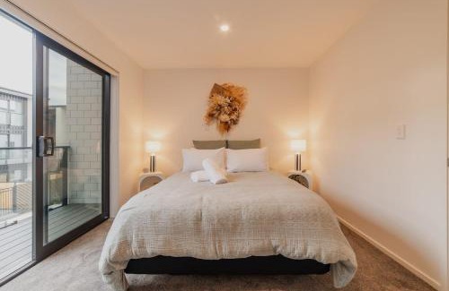 Christchurch City Centre Casa | Downtown Bliss - 4-BR Retreat Amidst the Cityscape