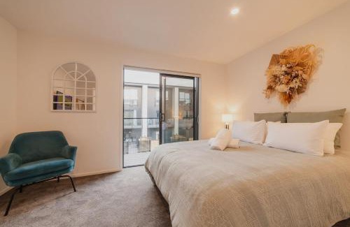 Christchurch City Centre Casa | Downtown Bliss - 4-BR Retreat Amidst the Cityscape