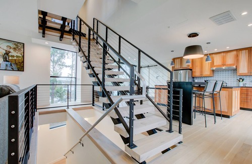 North Downtown Condominio | Water Street Condo | Retiro moderno en el centro