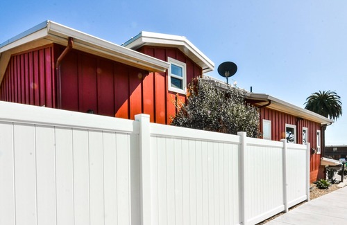 Cayucos Casa | Downtown Cayucos Luxury Suite with Rooftop Deck Across from the Beach