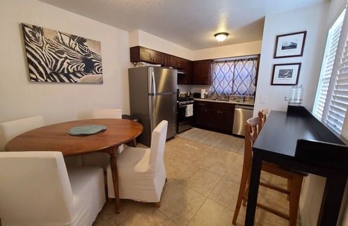 Oak Park Casa | Downtown charm 2 bedroom 2 townhouse