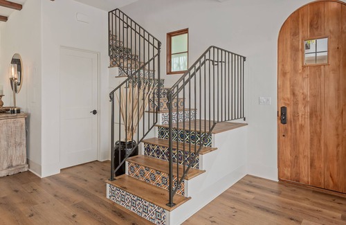 Upper East Casa | Downtown City Escape, close to beach, shops, food
