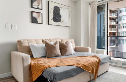 Crosstown Apartamento | Downtown Cityview Escape with Pool and Jacuzzi near Rogers Arena