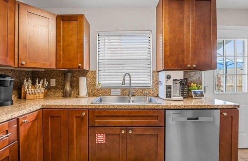 Cocoa Beach Casa | Downtown Cocoa Beach Townhome- Walk to Everything!
